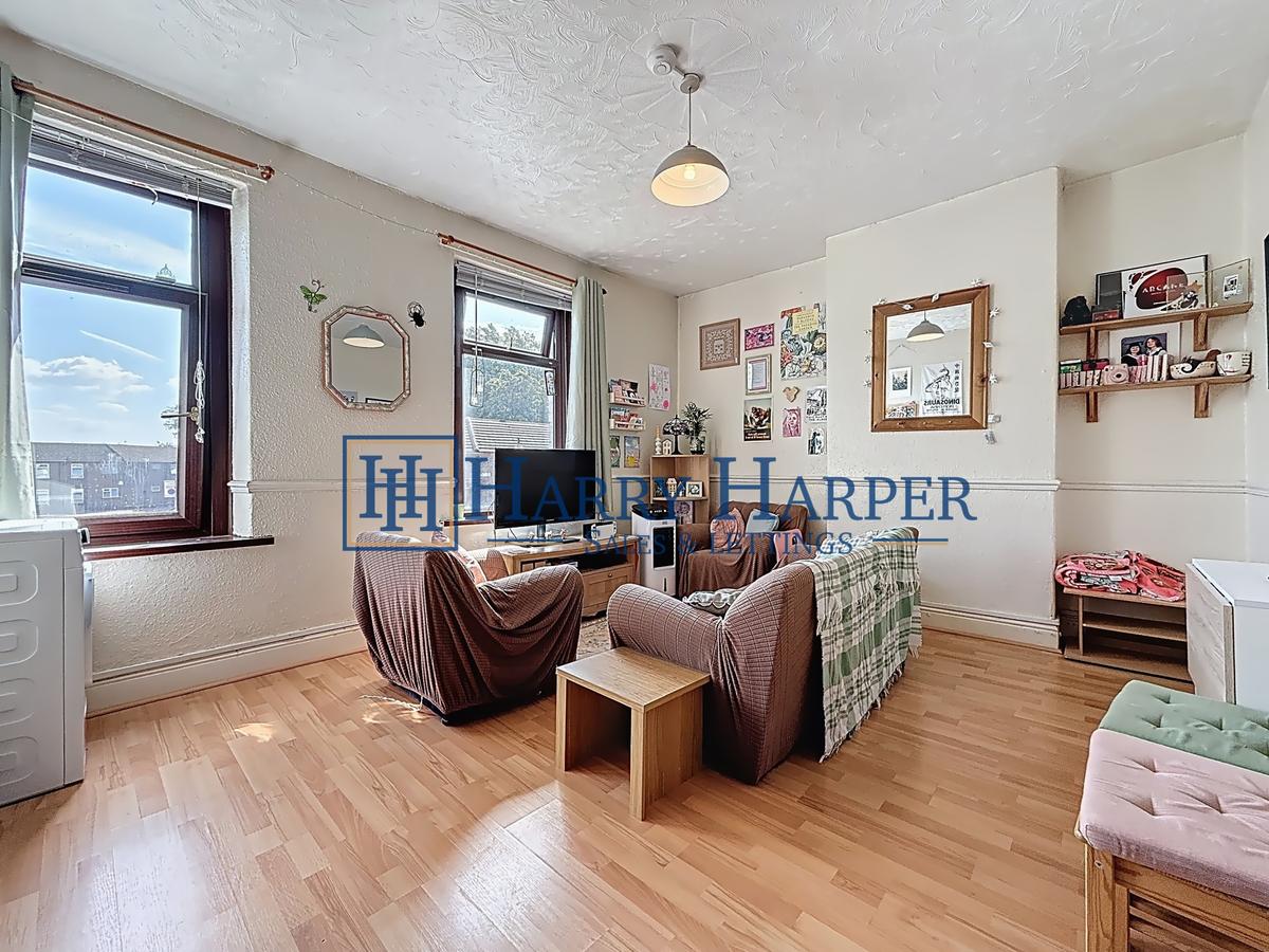 2 bedroom apartment on Cathays Terrace, Cathays, Cardiff
