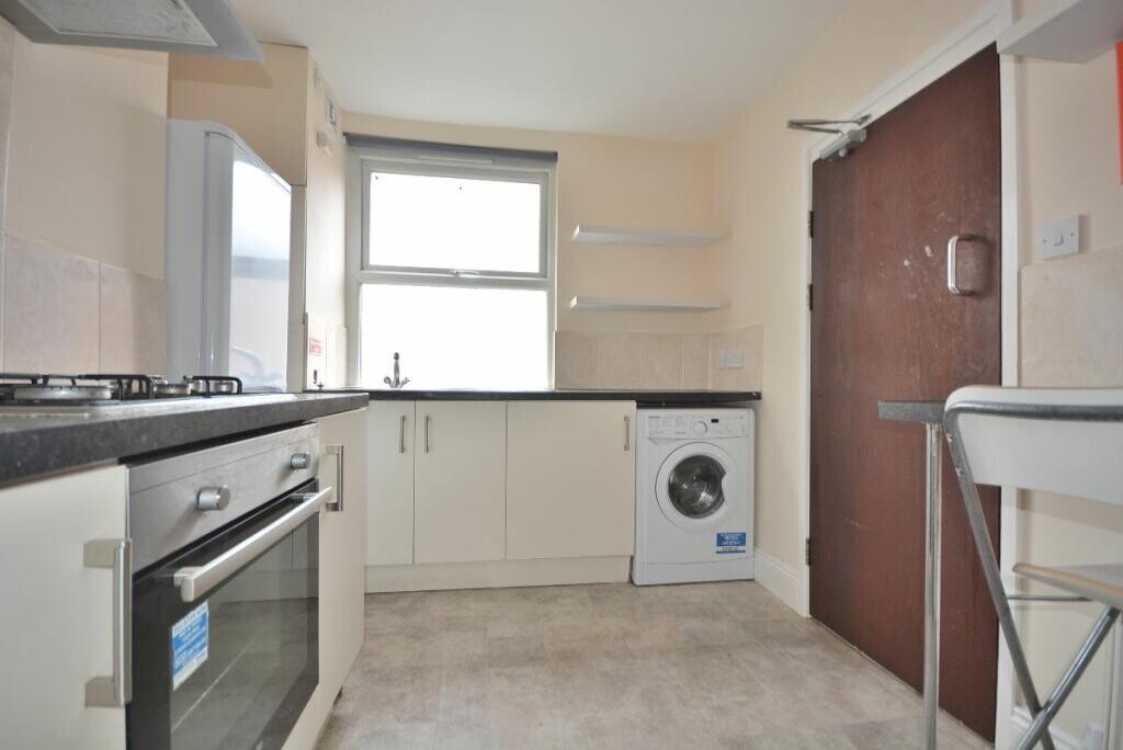 4 bedroom house for rent Alfreton Road Nottingham, NG7 3PE UniHomes