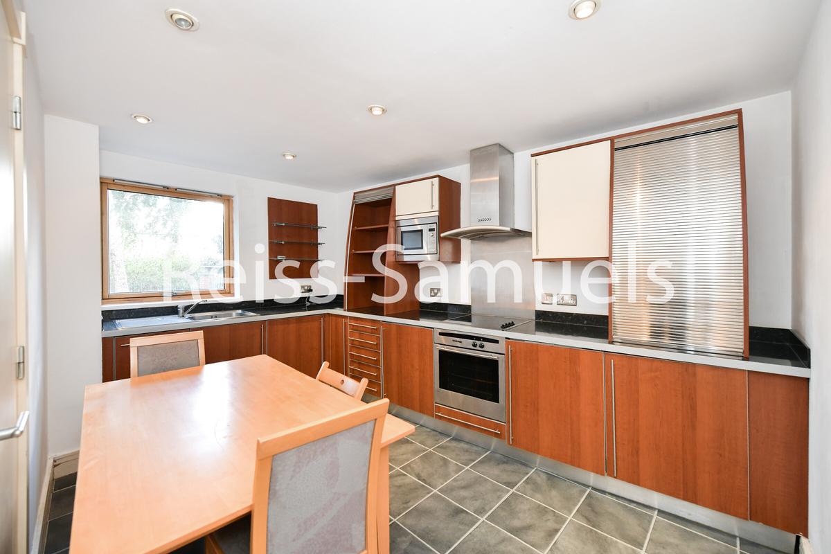 3 bedroom apartment for rent Newton Place, London, E14 3TT UniHomes