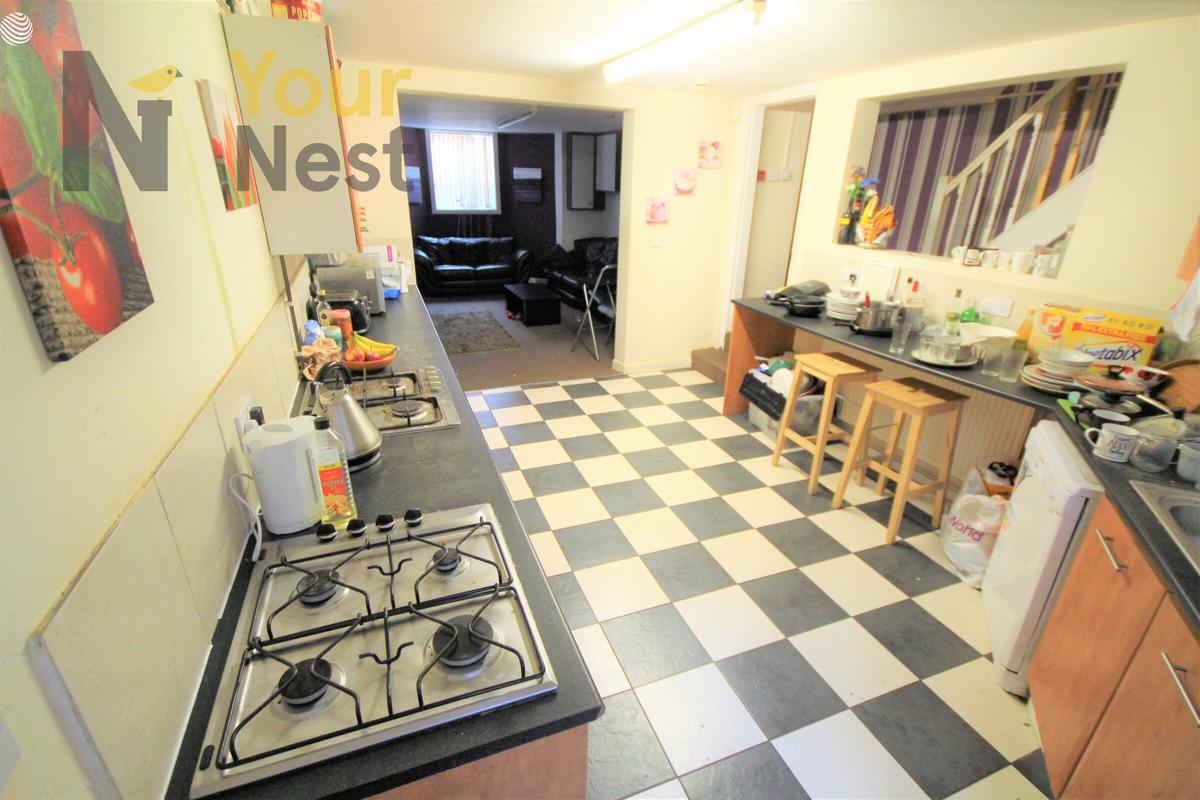 3 bedroom apartment for rent Headingley Avenue, Leeds, LS6 3EP UniHomes