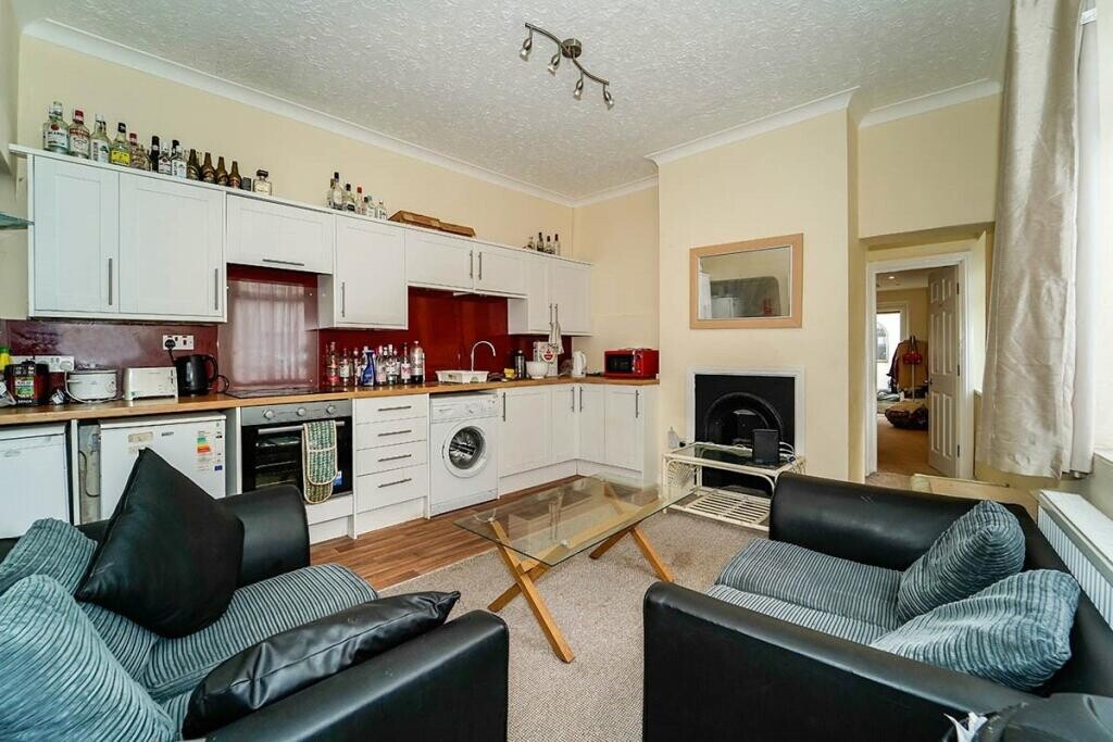 4 bedroom house for rent Baileys Road, Portsmouth, PO5 1EA UniHomes