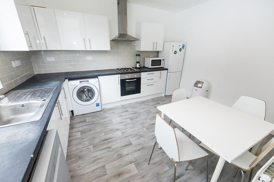 4 bedroom house for rent Kelsall Place Leeds, LS6 1RA UniHomes