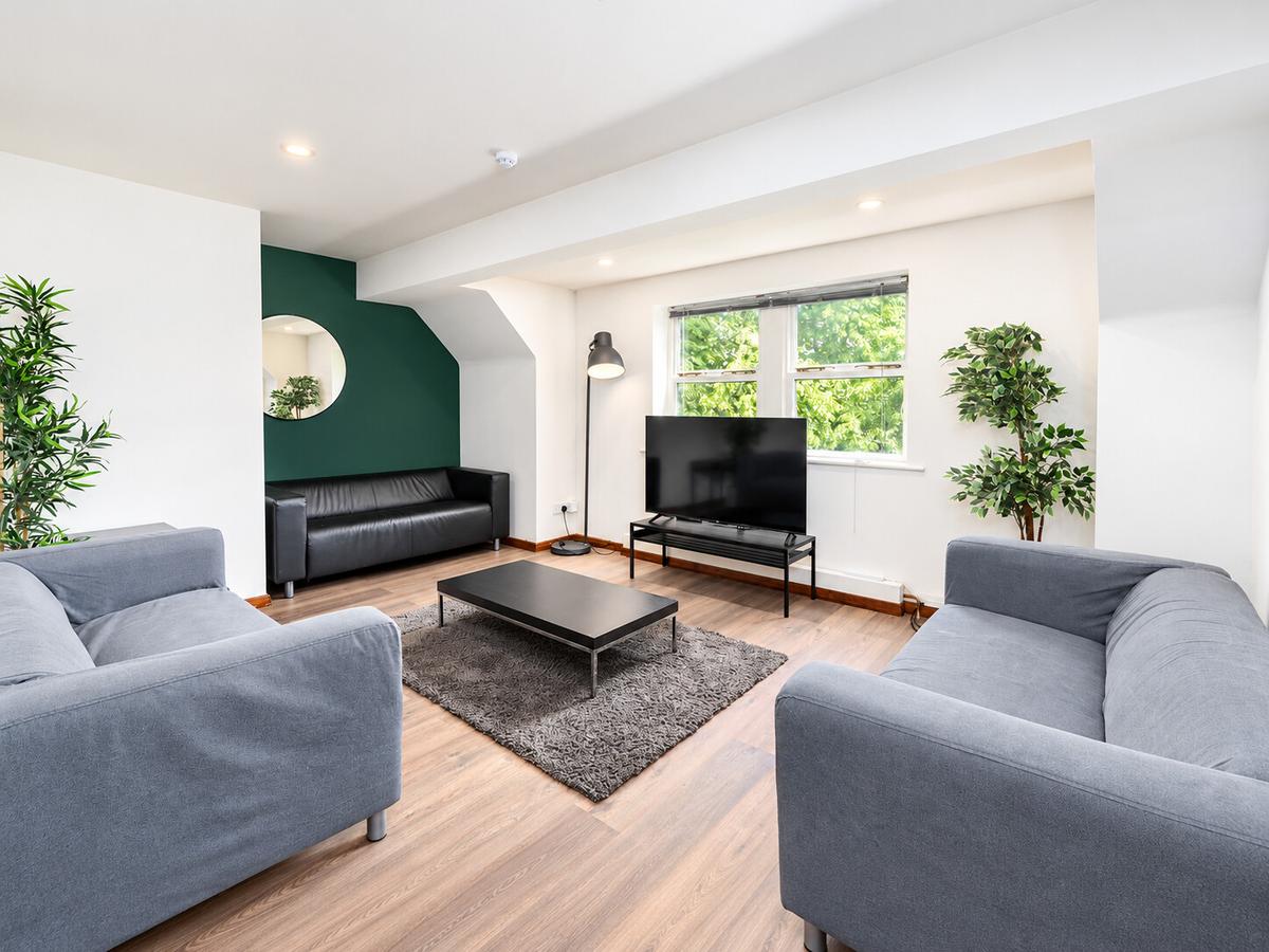 7 bedroom apartment on 1A Broomhall Road, Broomhall, Sheffield