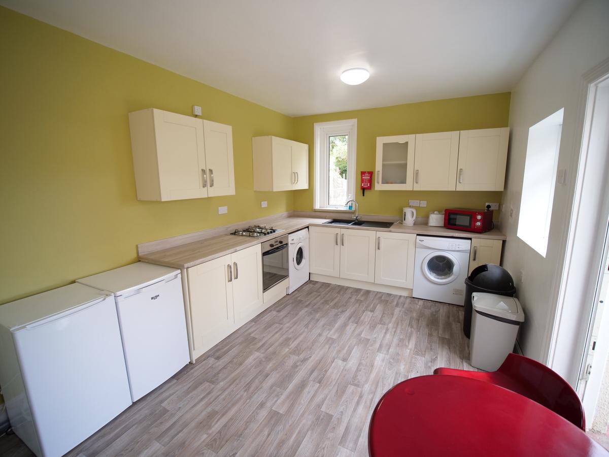 5 bedroom house for rent Shelbourne Road, Bournemouth, BH8 8RA UniHomes