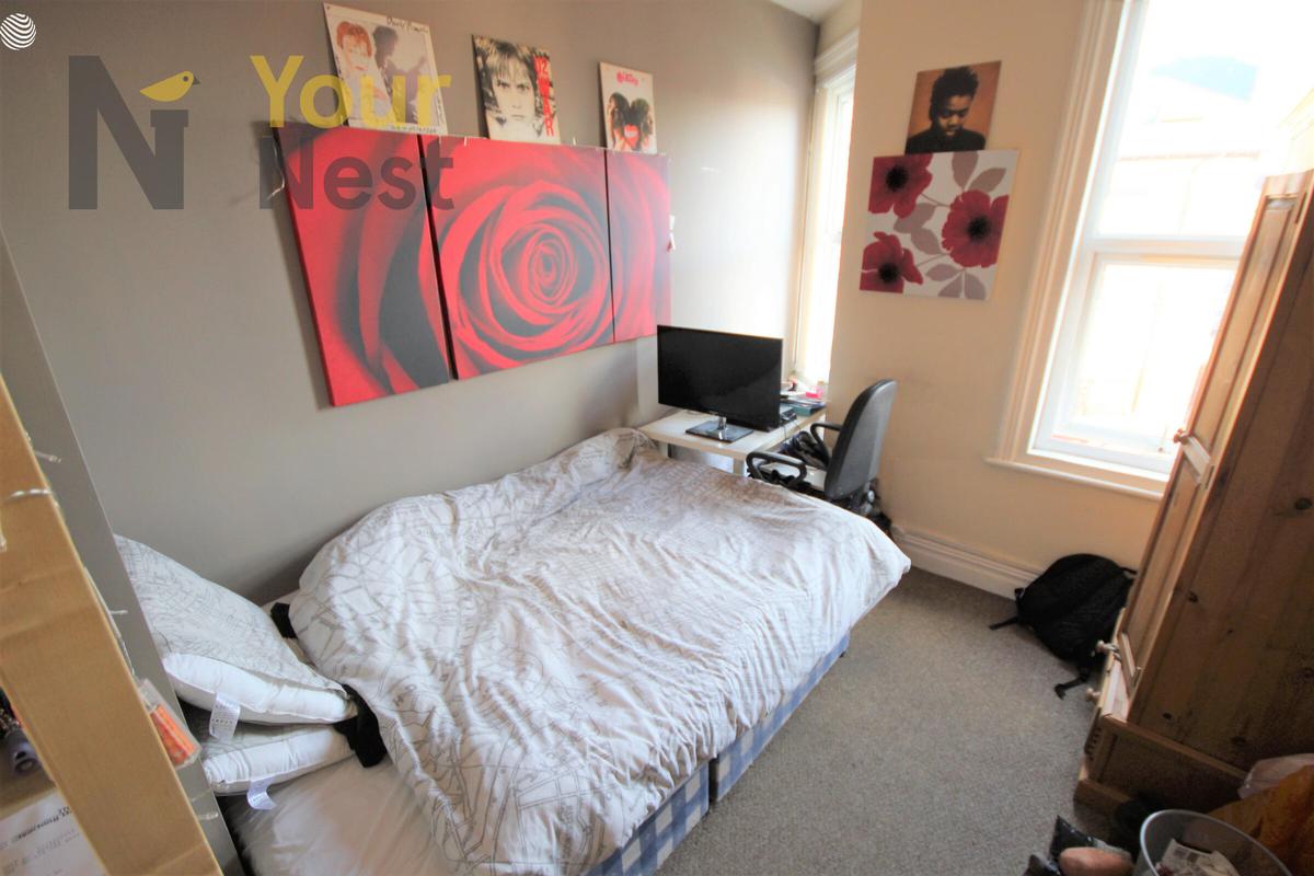 3 bedroom apartment for rent Headingley Avenue, Leeds, LS6 3EP UniHomes