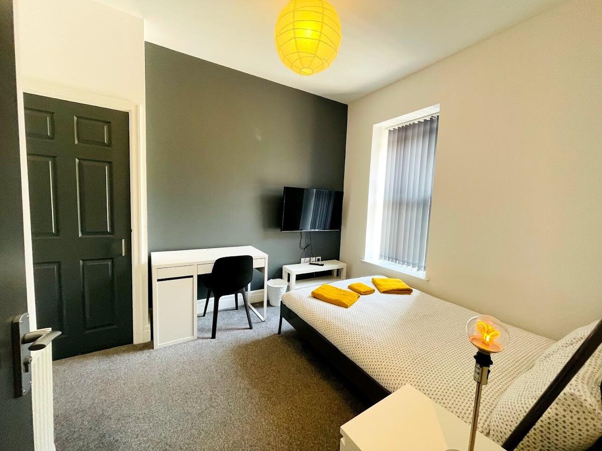 6 bedroom house for rent Westbury Street, Swansea, SA1 4JN UniHomes