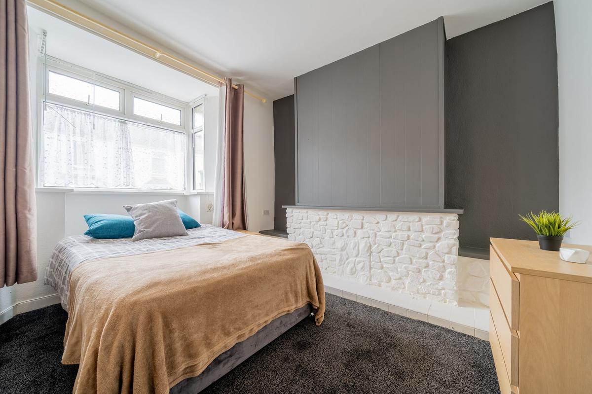 5 bedroom house for rent St Helens Avenue, Swansea, SA1 4LZ UniHomes