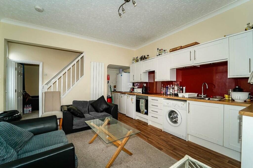 4 bedroom house for rent Baileys Road, Portsmouth, PO5 1EA UniHomes