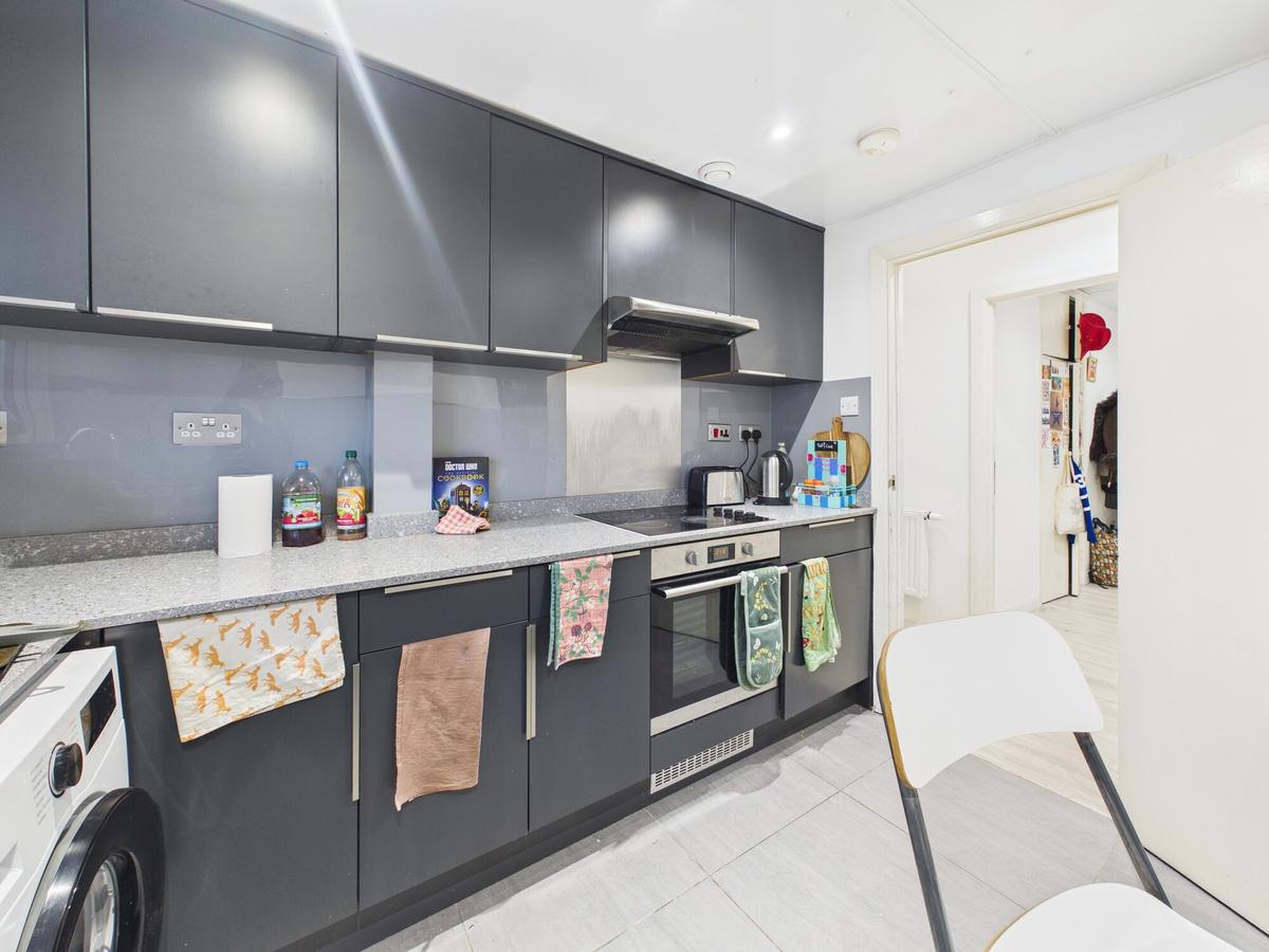 3 bedroom house on Selsfield Drive, Lewes Road, Brighton