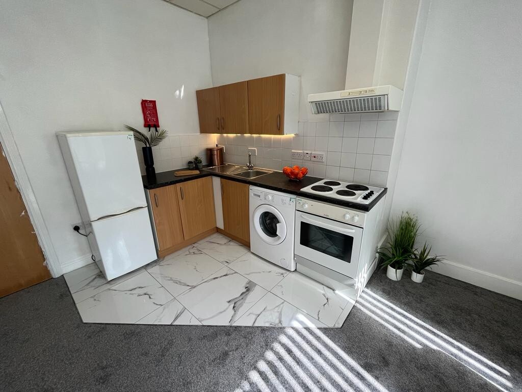 1 bedroom house for rent Ridgeway House, Grosvenor Road, Leeds, LS6 2DZ