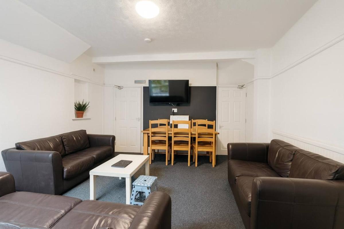 6 bedroom house on Springvale Road, Crookes, Sheffield
