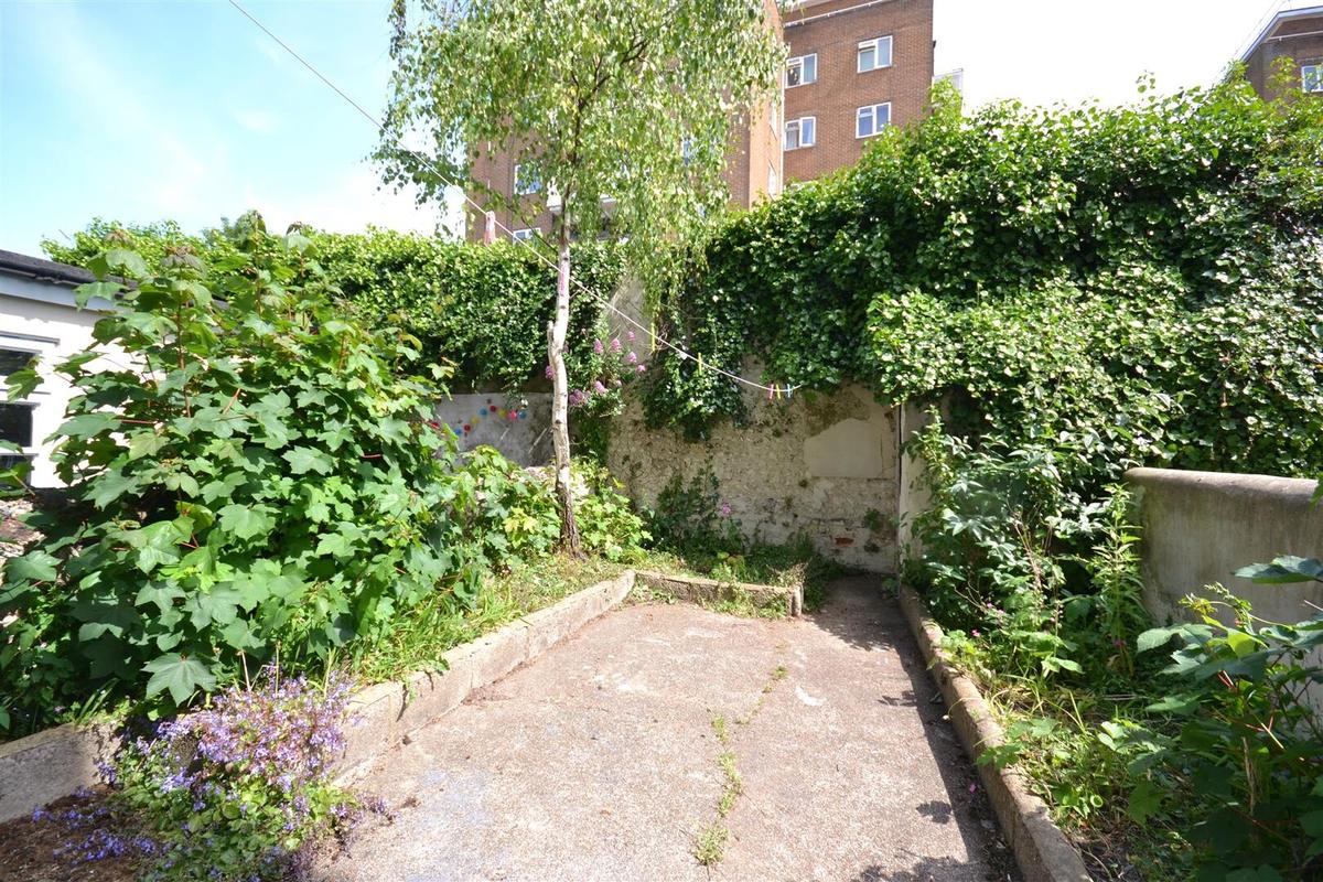 4 bedroom house for rent St. Martins Place, Brighton, BN2 3LE UniHomes