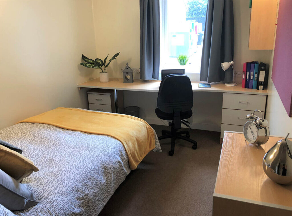 En-Suite, Horton House on Great Horton Road, Great Horton, Bradford