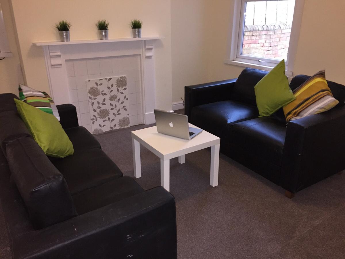 4 bedroom house on Dunlop Avenue, Lenton, Nottingham