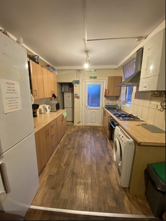 6 bedroom house on Fosse Road South, Westcotes, Leicester