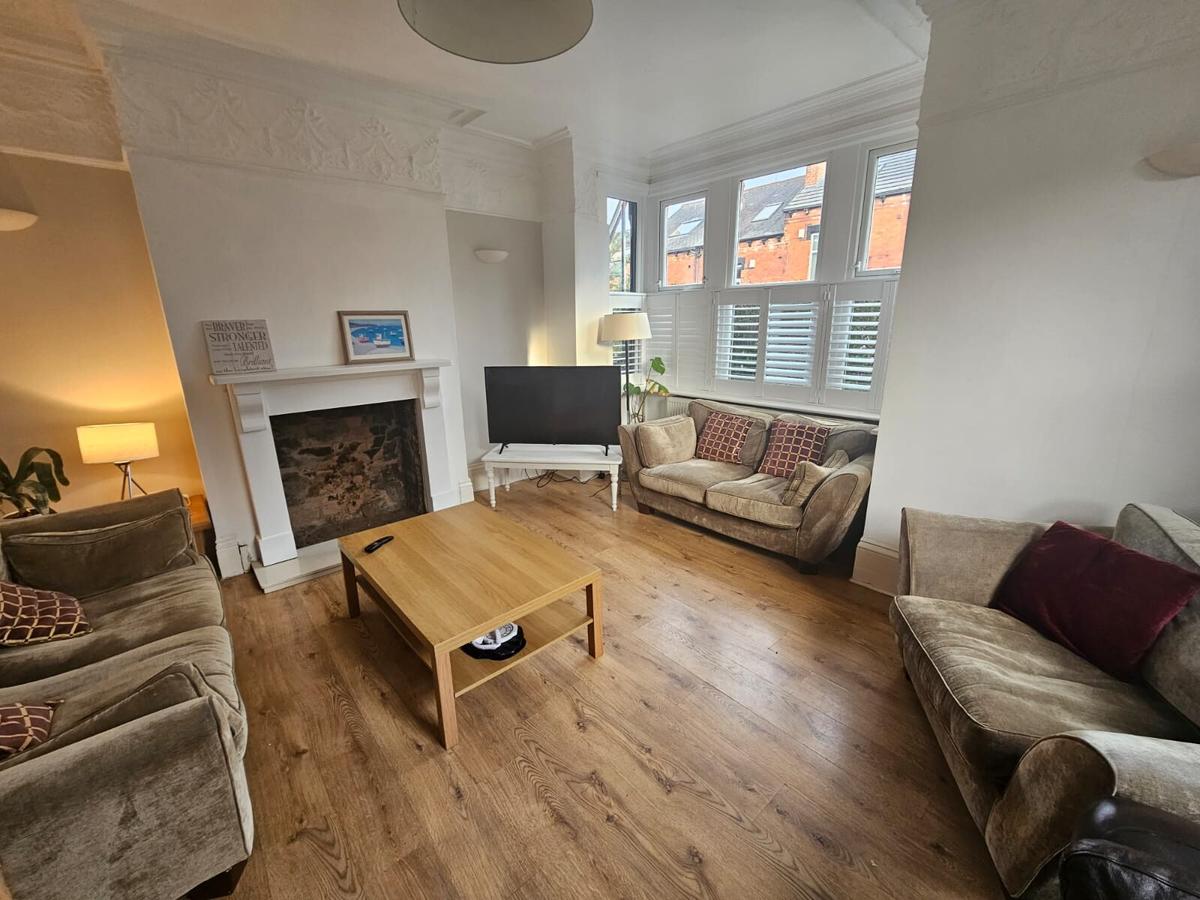 5 bedroom house for rent Hartley Crescent, Leeds, LS6 2LL UniHomes