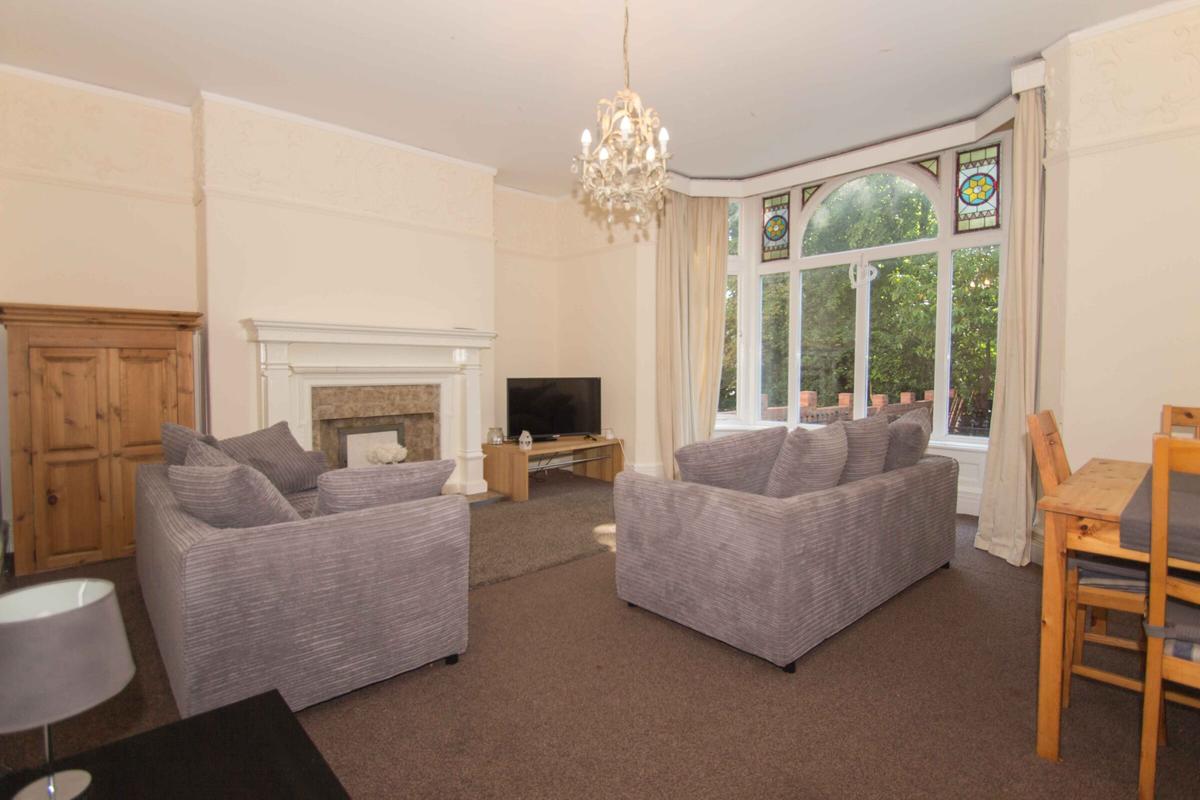 2 bedroom house for rent Otley Road Leeds, LS16 5JX UniHomes