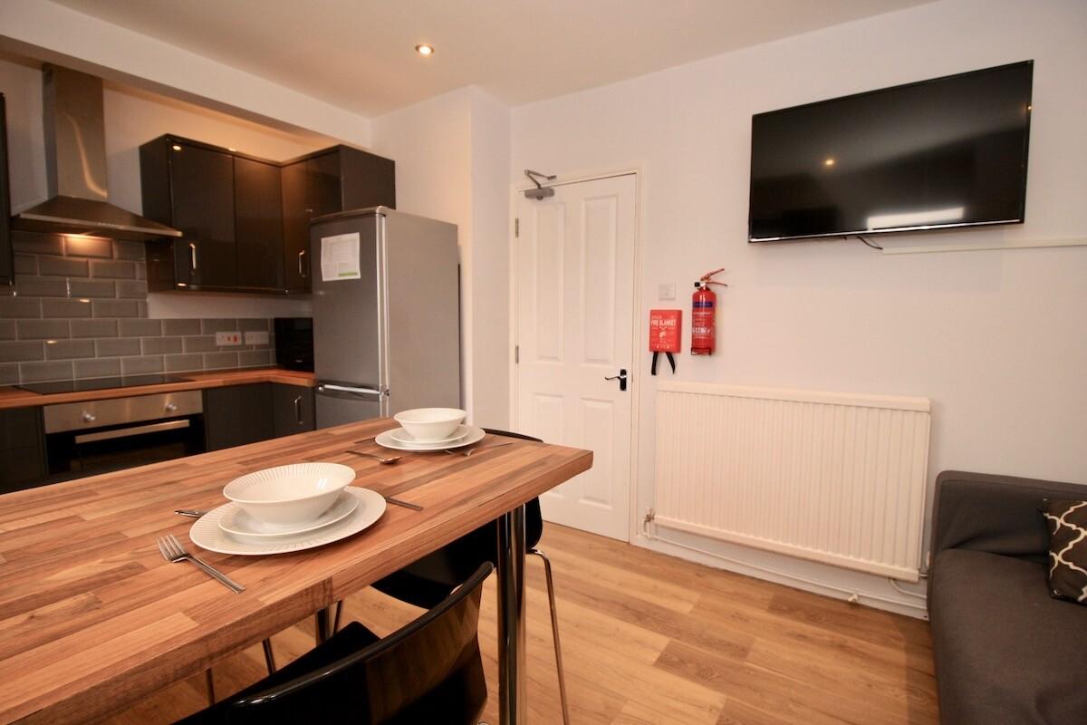 5 bedroom house for rent Grasmere Close, Norwich, NR5 8LR UniHomes