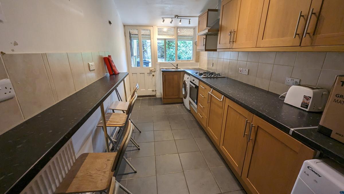5 bedroom house for rent Lower Bristol Road, Bath, BA2 3BG UniHomes
