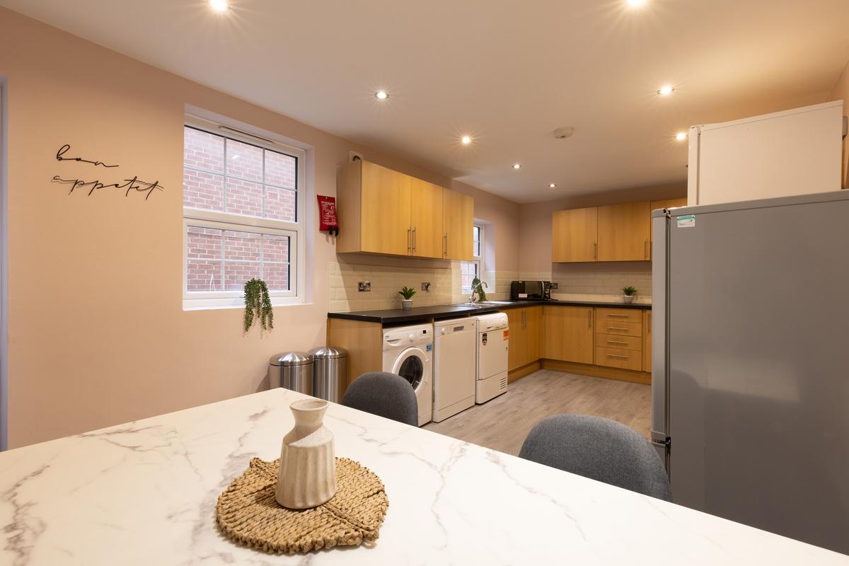 8 bedroom house for rent Westgate House, Newcastle, NE4 6AQ UniHomes