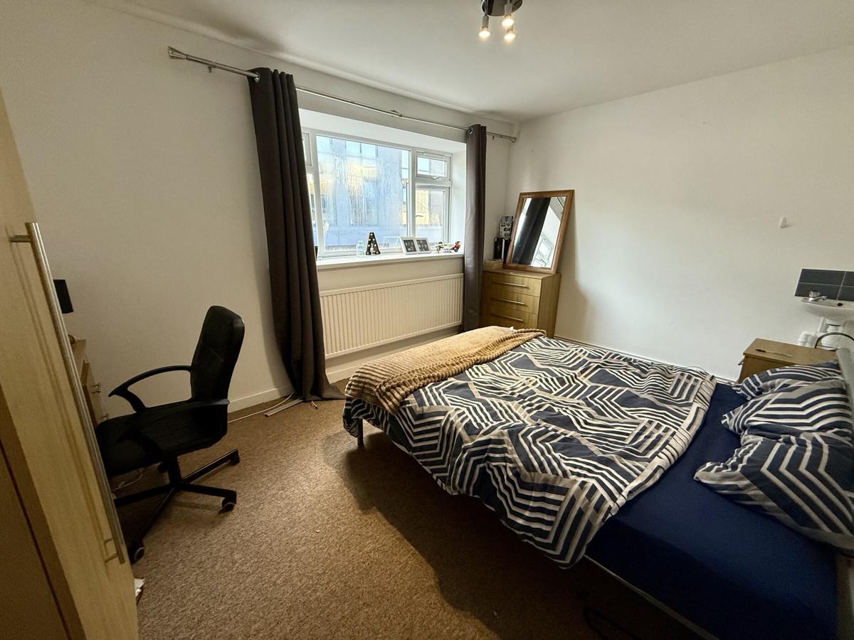 4 bedroom house on Oxford Street, City Centre, Swansea