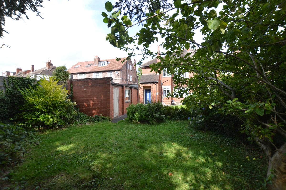 4 bedroom apartment for rent St Chads Drive, Leeds, LS6 3PZ UniHomes