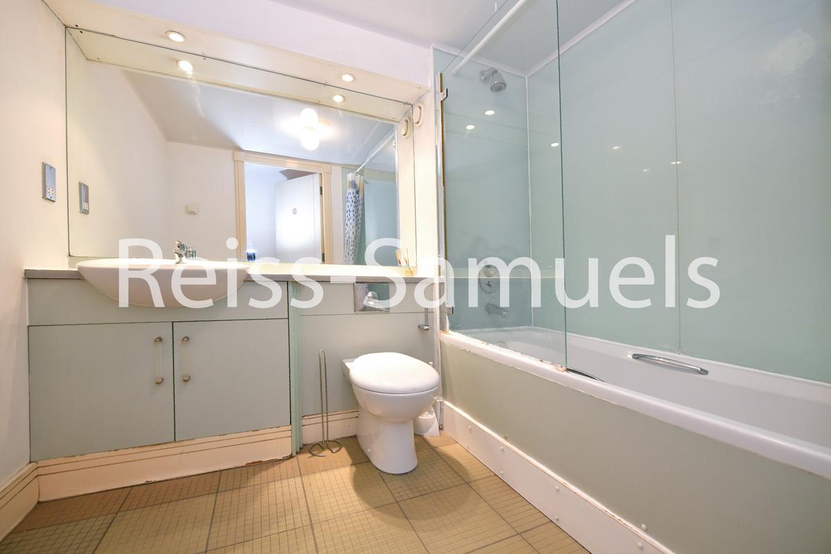 3 bedroom house for rent Newton Place London, E14 3TT UniHomes