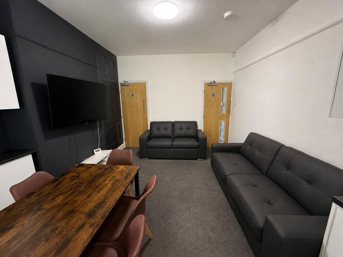 5 bedroom house on Crookesmoor Road, Crookesmoor, Sheffield