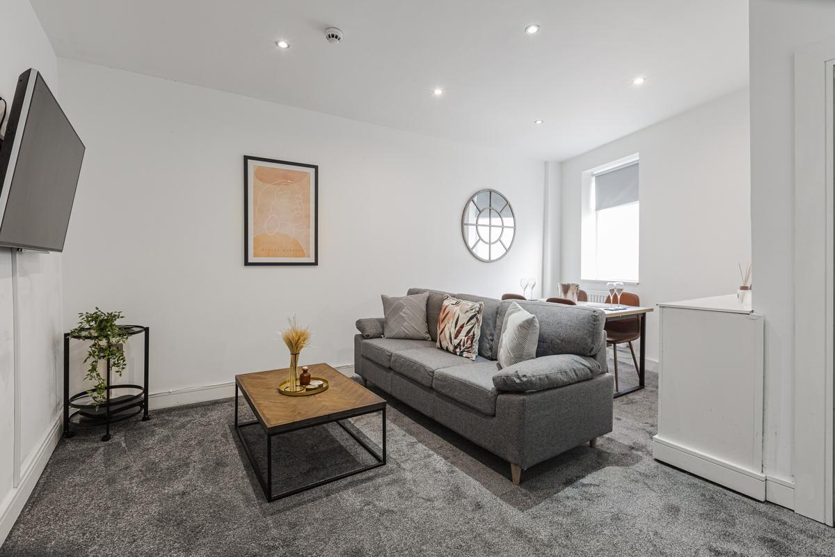 5 bedroom house on Holt Road, Kensington, Liverpool