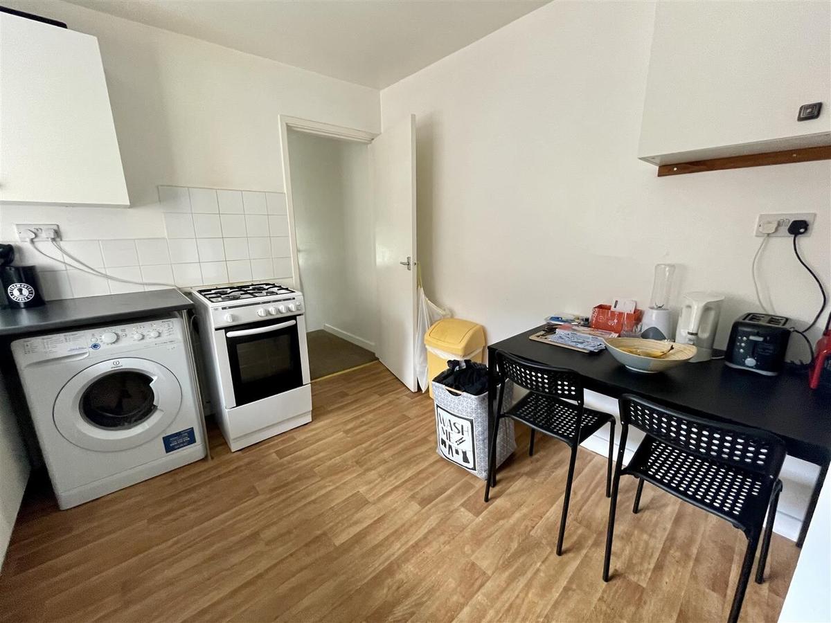 3 bedroom apartment for rent Malcolm Street, Newcastle, NE6 5PN UniHomes