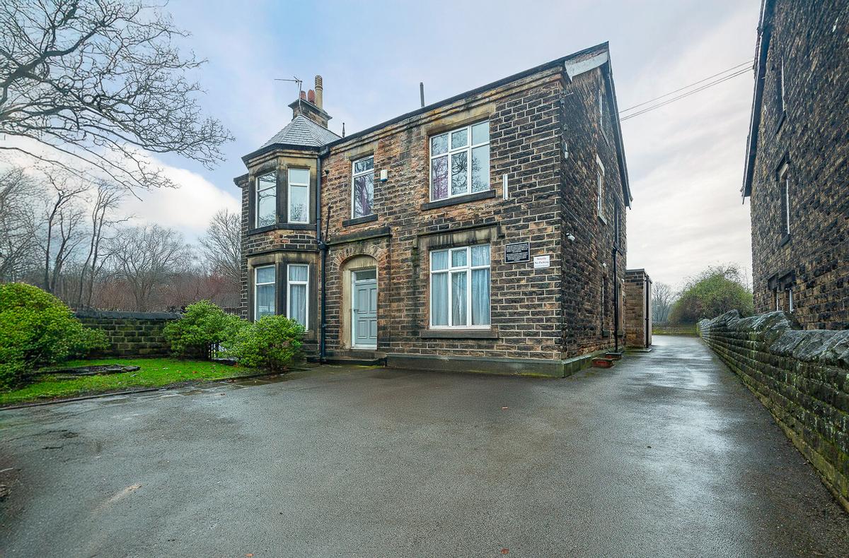5 bedroom apartment on Collegiate Crescent, Broomhall, Sheffield