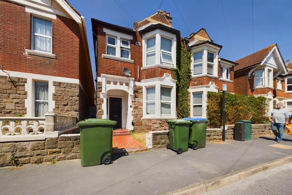 4 bedroom house for rent Kenilworth Road, Southampton, SO15 2GD UniHomes