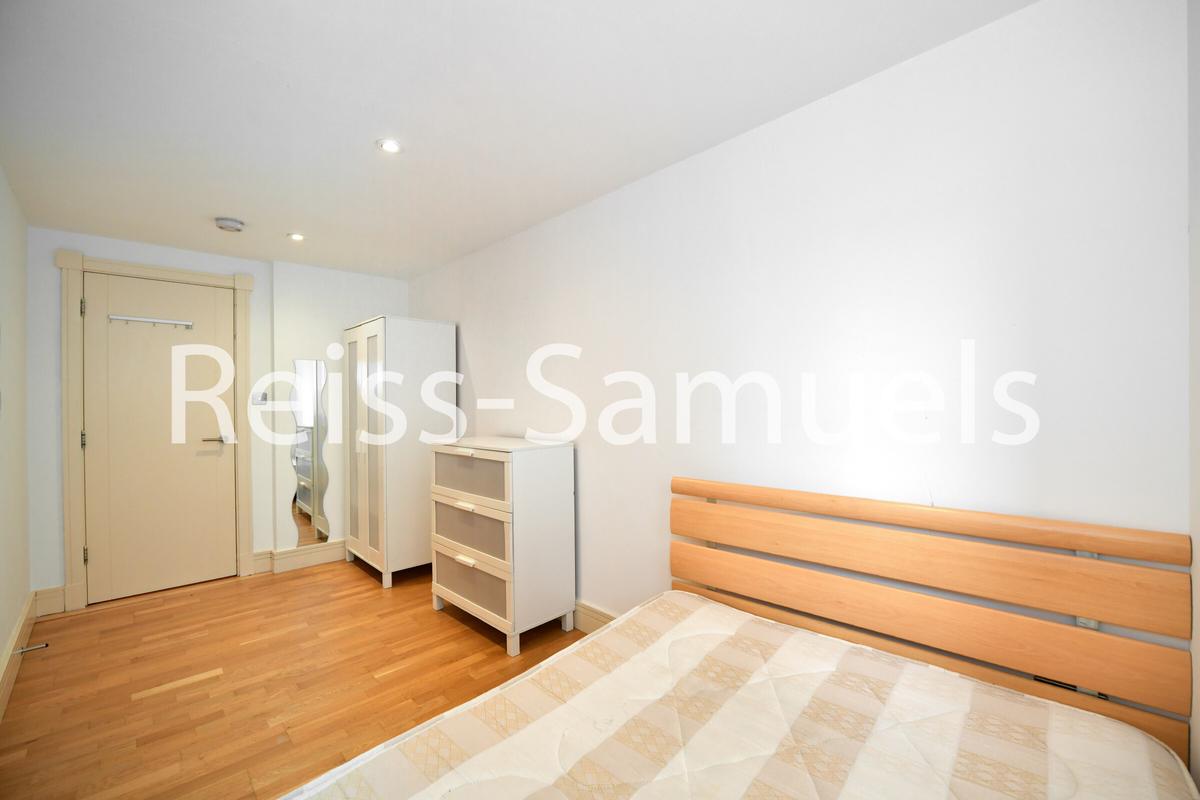 3 bedroom house for rent Newton Place, London, E14 3TT UniHomes