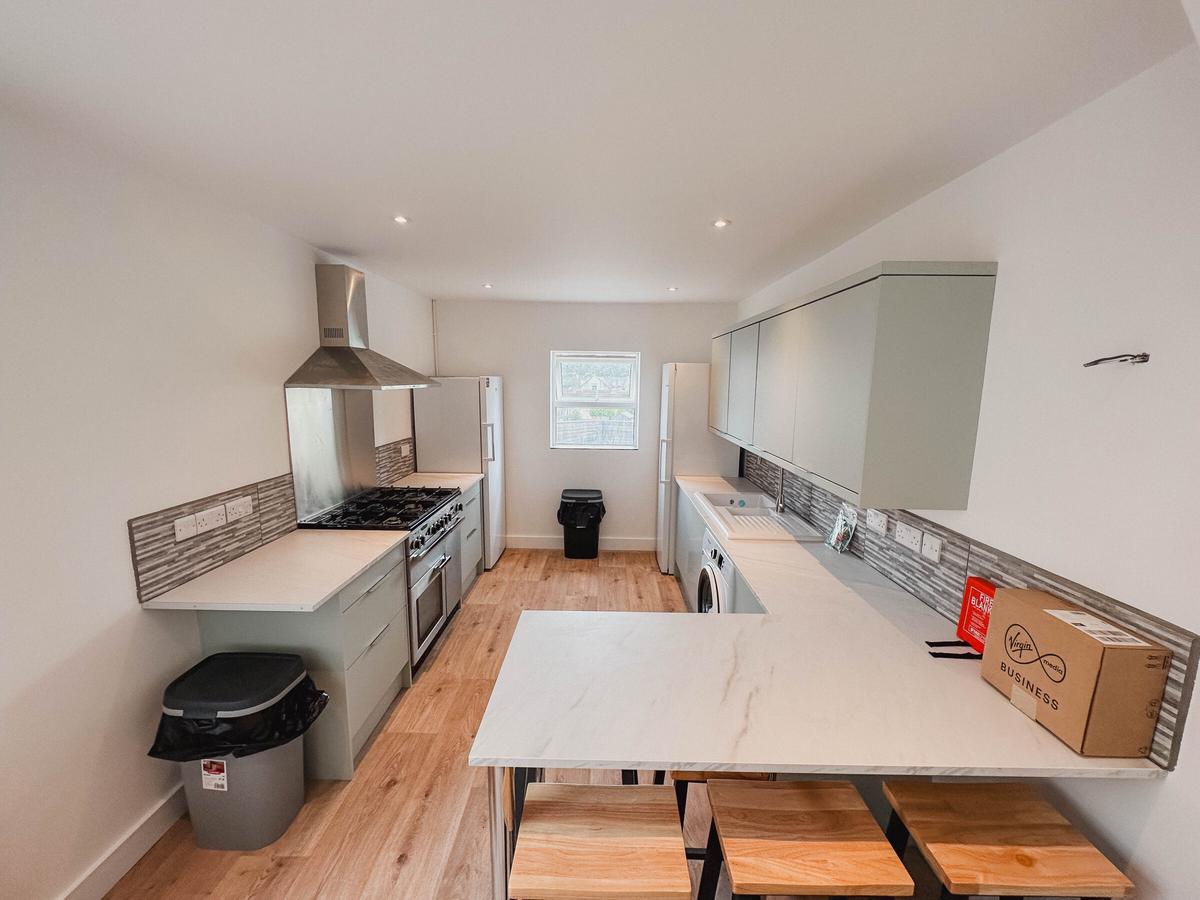 5 bedroom house for rent Tennyson Road, Bath, BA1 3BG UniHomes