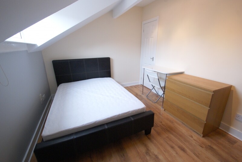 6 bedroom house for rent Hartley Grove Leeds, LS6 2LD UniHomes