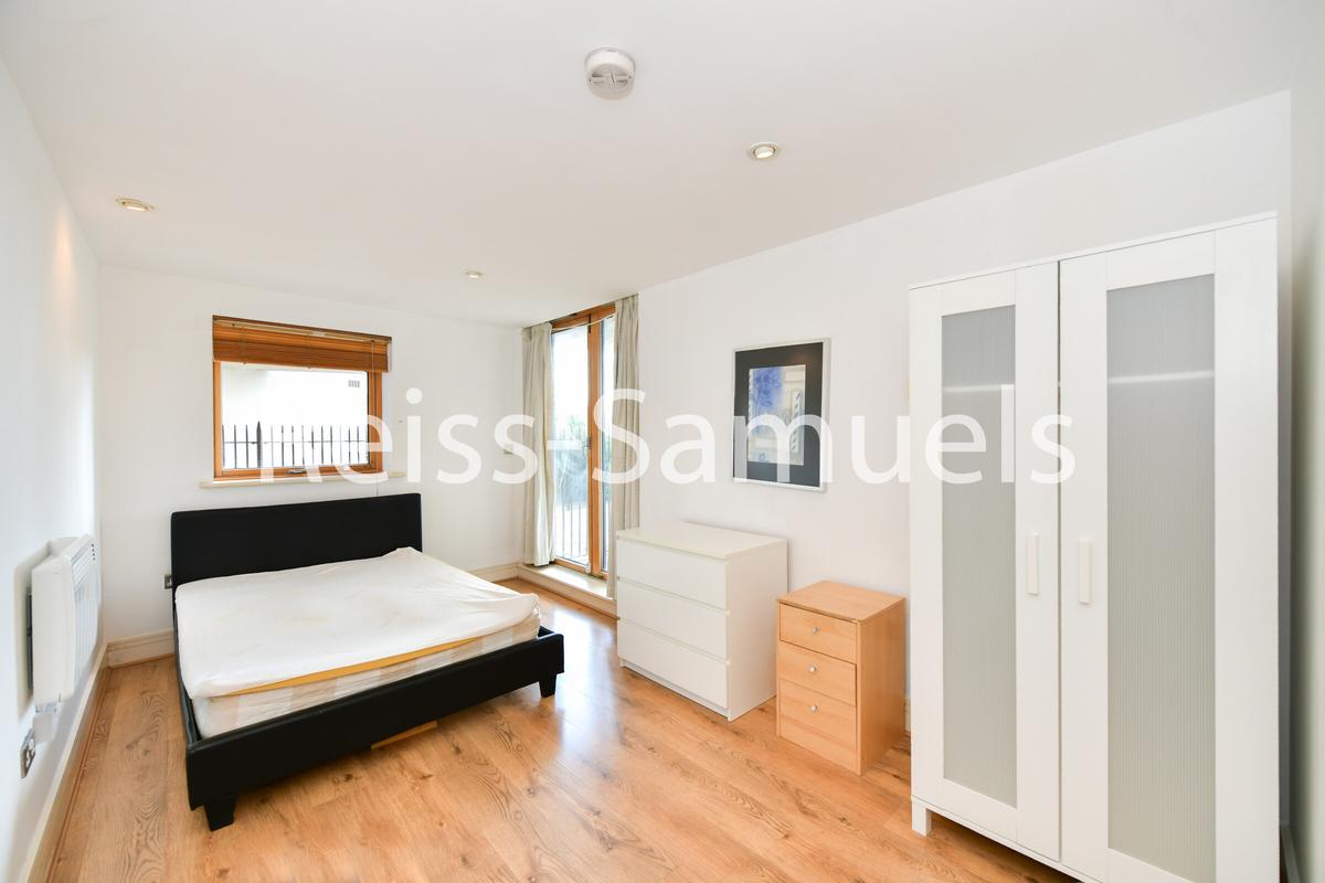 3 bedroom apartment for rent Newton Place, London, E14 3TT UniHomes
