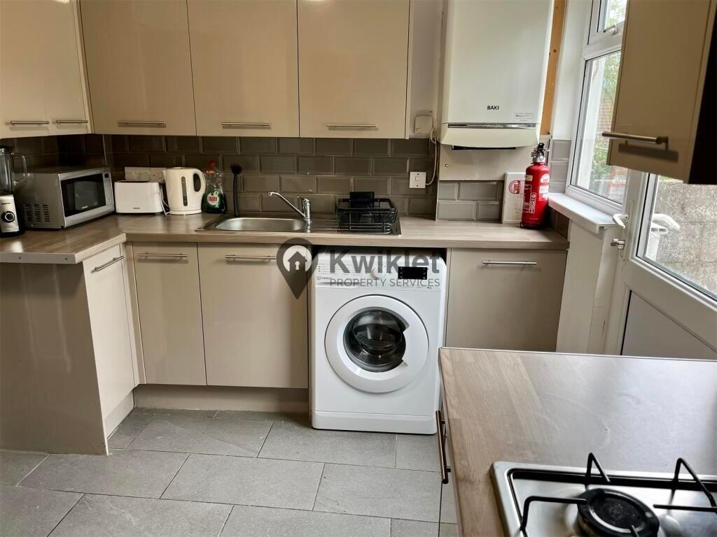 6 bedroom house for rent Hilda Street Pontypridd, CF37 1TT UniHomes