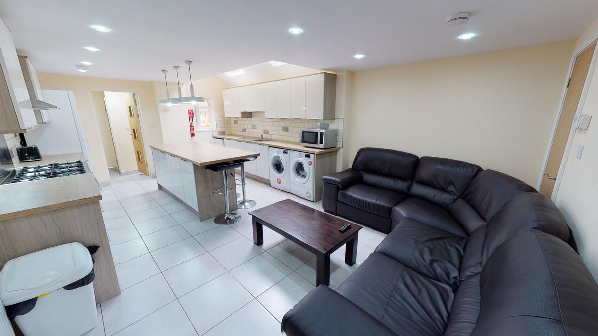 6 bedroom house on Bournbrook Road, Selly Oak, Birmingham
