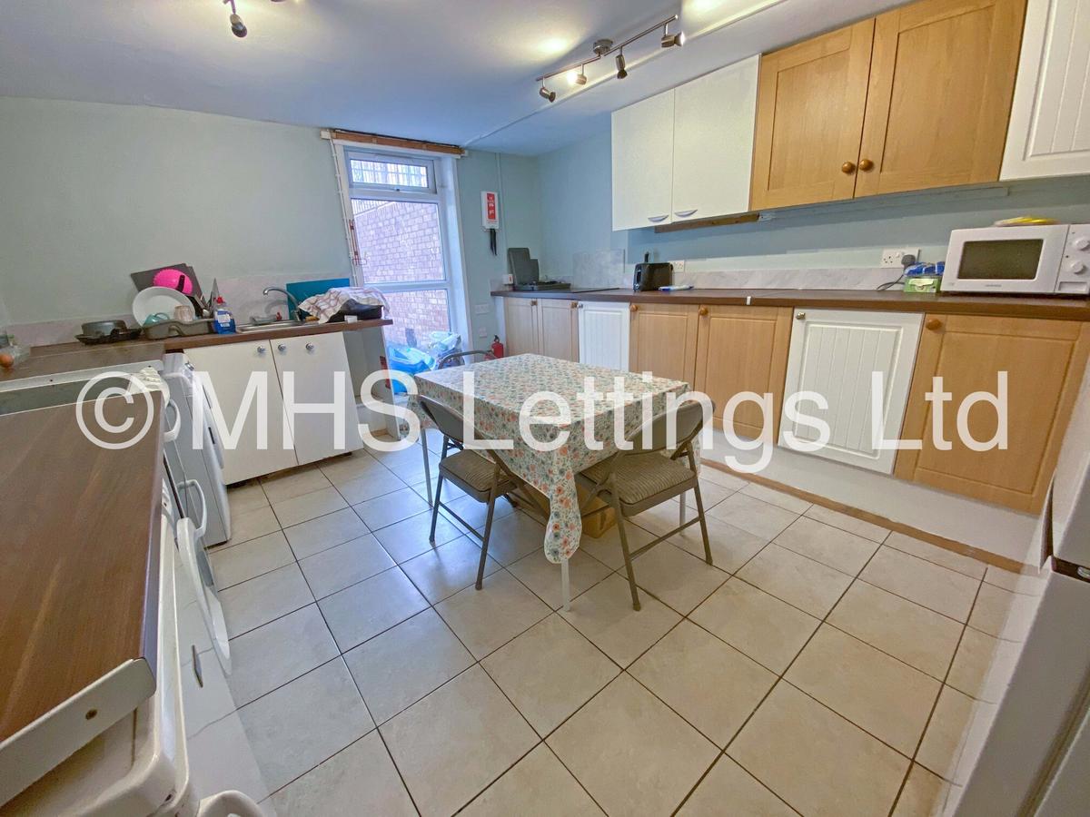 8 bedroom house for rent Brudenell Mount, Leeds, LS6 1HS UniHomes