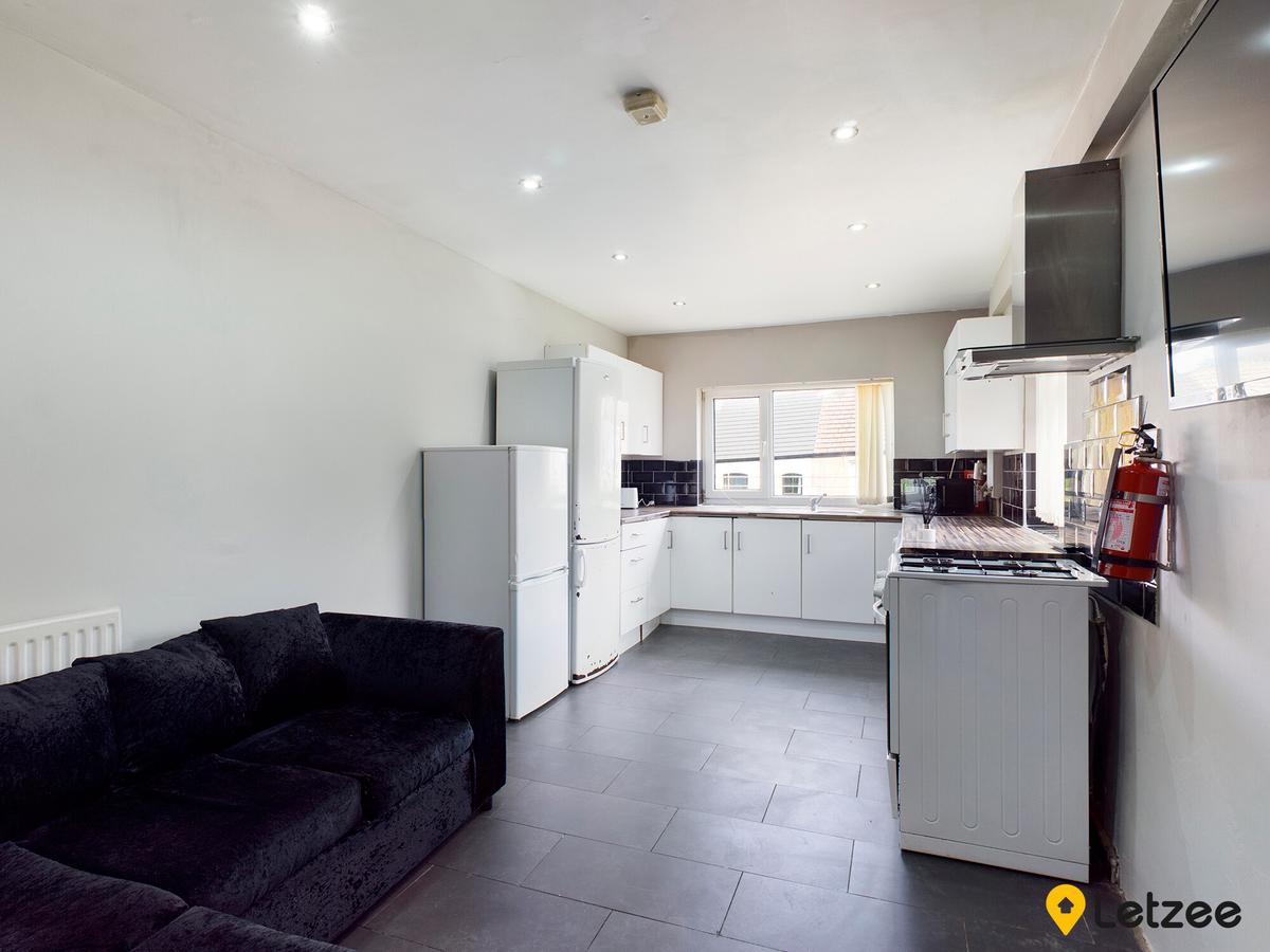 5 bedroom house on Canterbury Road, Brynmill, Swansea