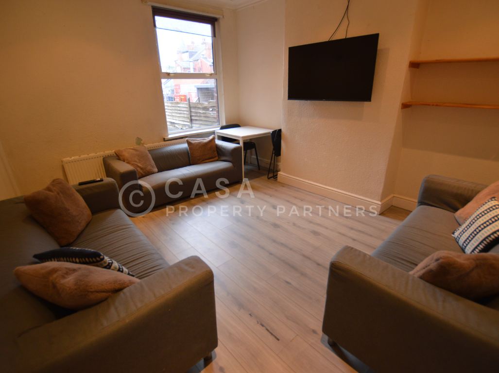 8 bedroom house for rent Hessle Place, Leeds, LS6 1EU UniHomes