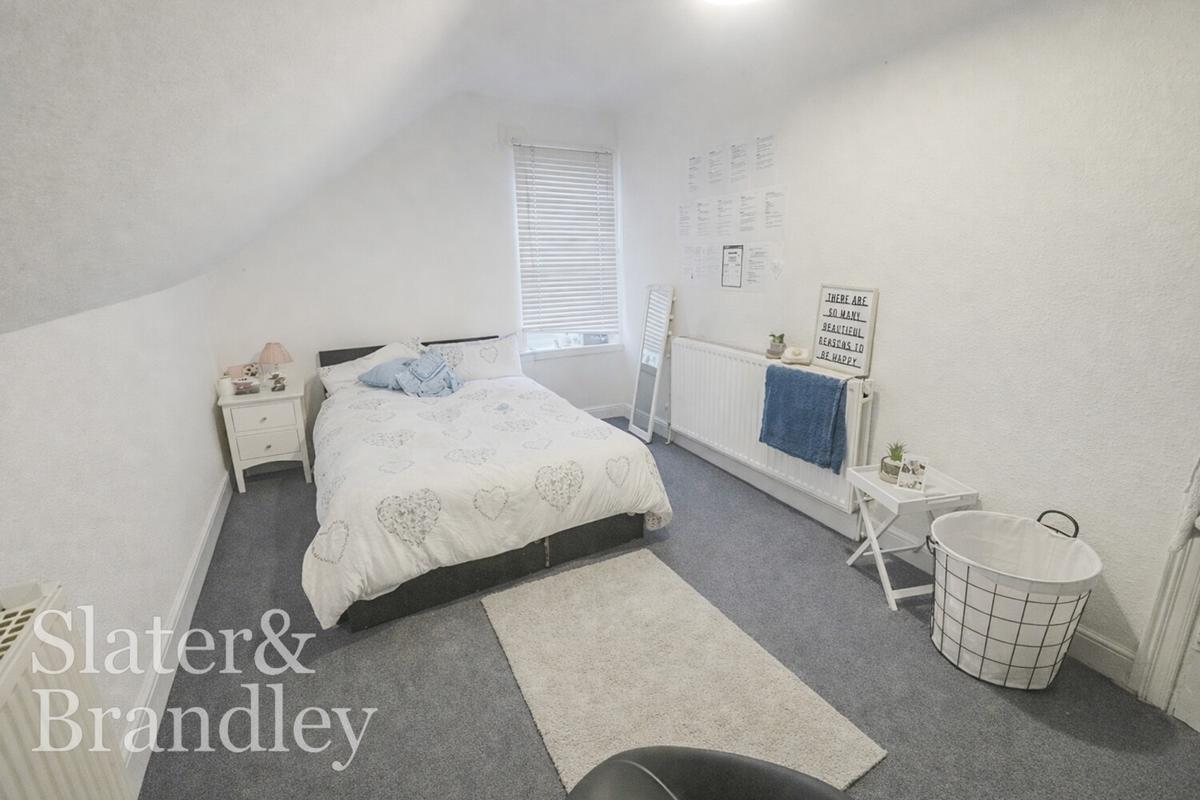 3 bedroom apartment on Musters Road, West Bridgford, Nottingham