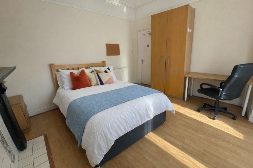 6 bedroom house on Russell Street, City Centre, Swansea
