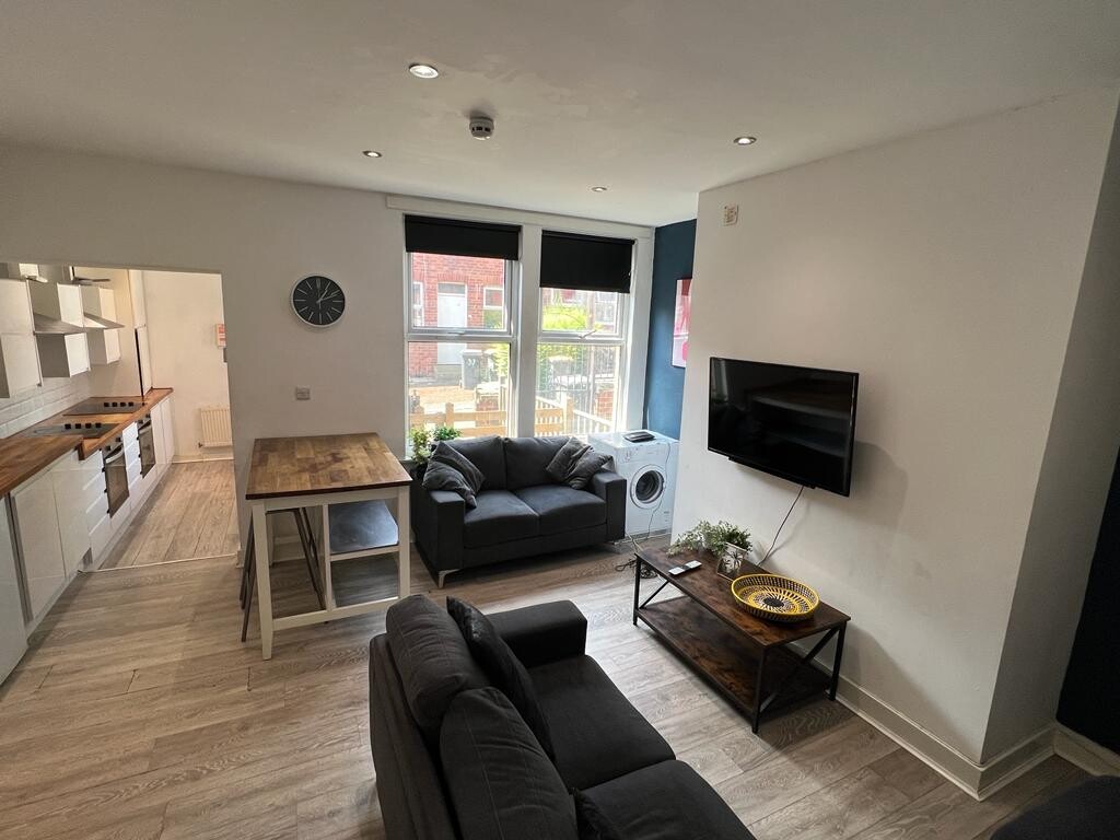 8 bedroom house for rent Headingley Mount, Leeds, LS6 3EL UniHomes