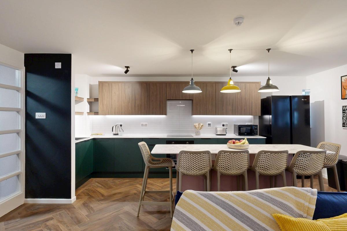 6 bedroom apartment on Holland Drive, City Centre, Newcastle