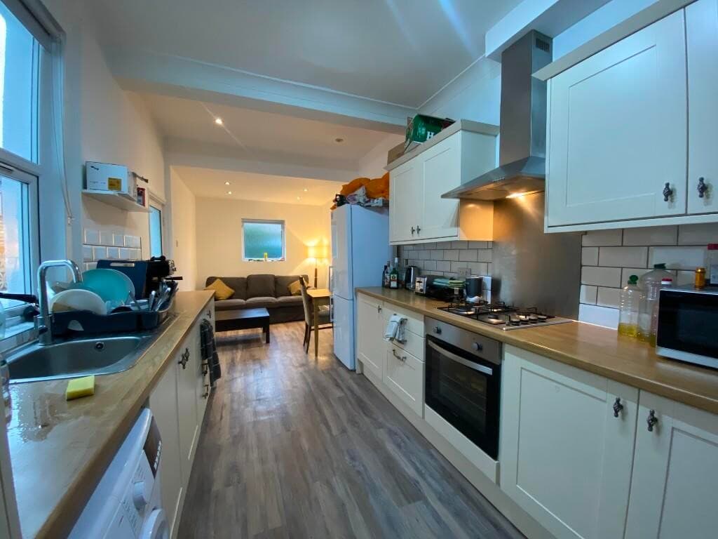 5 bedroom house for rent Chatsworth Road, Bristol, BS4 3EY UniHomes