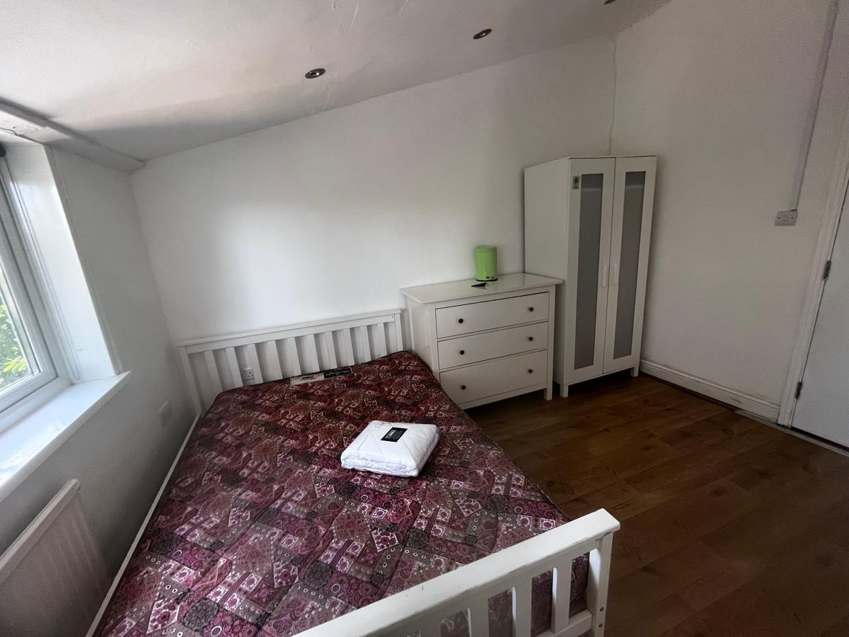 3 bedroom apartment for rent Wells Road, Bath, BA2 3AP UniHomes