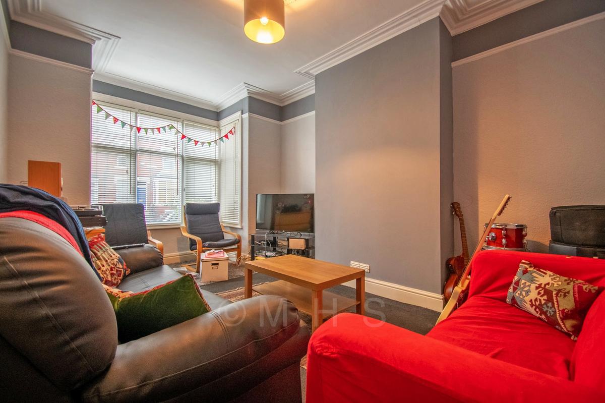 4 bedroom house on Knowle Road, Burley, Leeds
