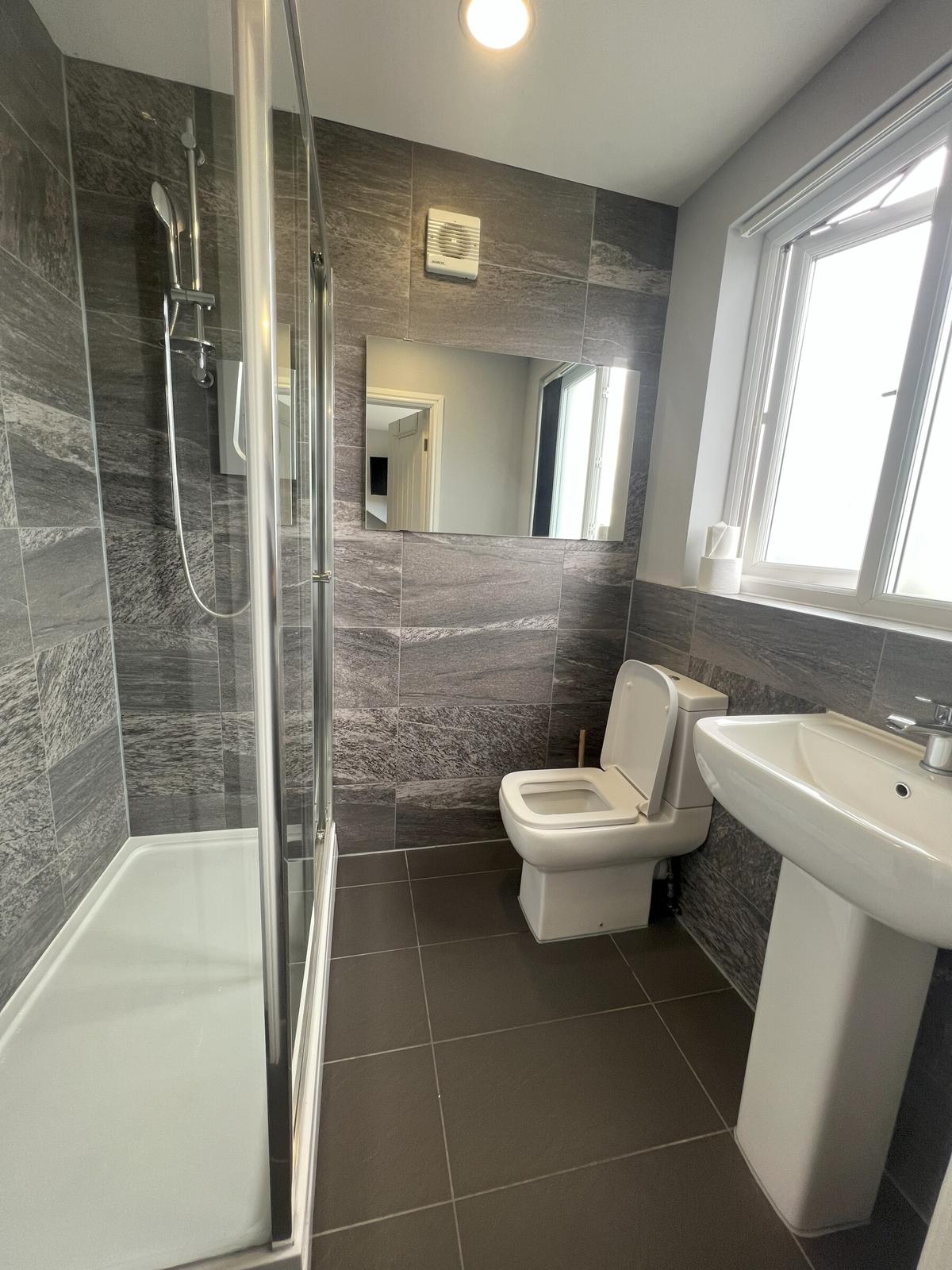 2 bedroom house for rent Glossop View, Leeds, LS6 2LQ UniHomes