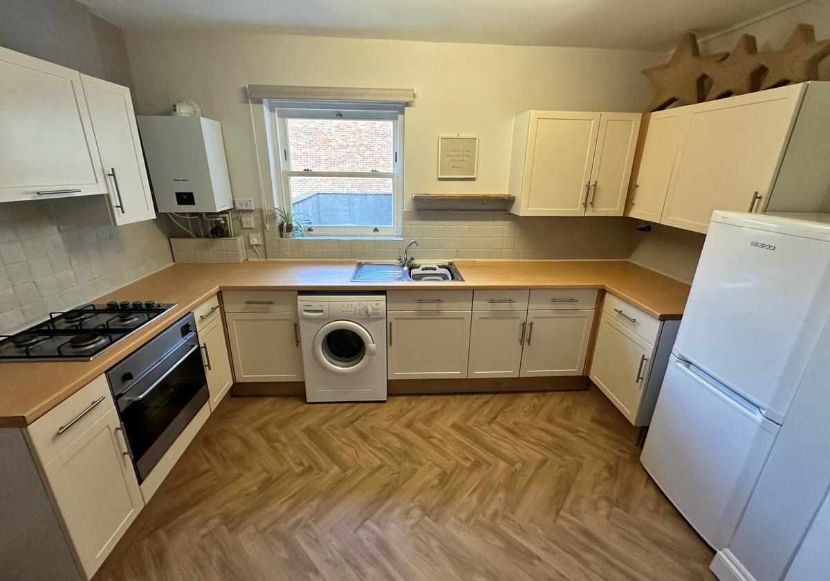 2 bedroom house on St. Georges Square, City Centre, Portsmouth